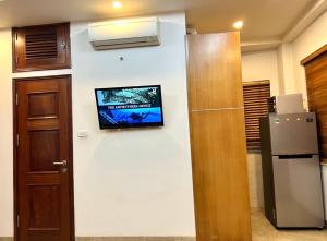 Serviced Apartment next to the Hanoi Opera House Căn hộ đầy đủ tiện nghi có thang máy ngay gần Nhà Hát Lớn