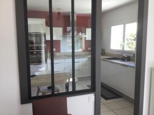 Maisons de vacances Maison dans un ecrin de verdure : Maison 3 Chambres 