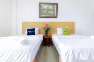 Urbanview SRB near Mall Ciputra Cibubur by RedDoorz