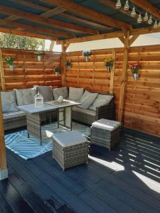 Appartements superbe grand studio tout confort avec exterieur : photos des chambres