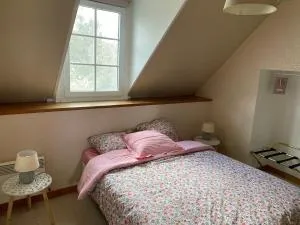 Chambre de Jeanne - Le Refuge des Parachutistes - en bordure du marais - 圣马丁德万