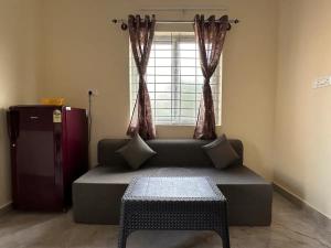 Cozy Room 1Bhk with Lift 301