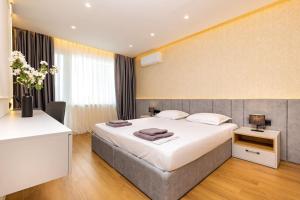 Sunset 2BR Apartment Parking included