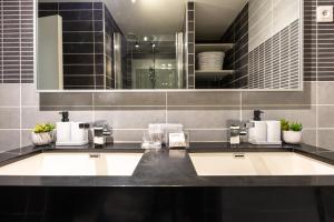 Appartements Le Canope - Grand Duplex Climatise, 2 Salles d-eau, Hypercentre : photos des chambres