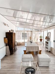 Maisons de vacances Grande maison 17 personnes 10 kms des plages : Maison 8 Chambres