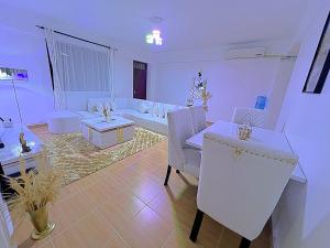 Luxurious Homely Apt 6