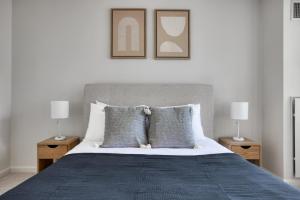 Central Square 2br w gym nr T BOS-818