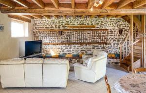 Maisons de vacances Lake Front Home In Moitron-Sur-Sarthe : photos des chambres