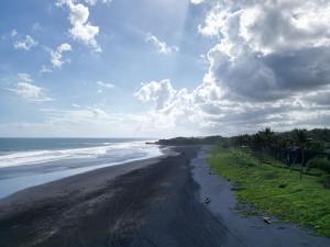 Kamalie Bali Villa 4 élégant rooms, rice Fields ,Ocean , Pool, jacuzzi, Rooftop and Staff to take care of you