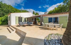Maisons de vacances House With Pool Panoramic View : photos des chambres