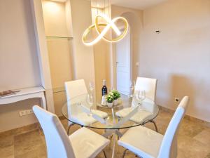 Apartment in Coto Real Duquesa - sea view & pools