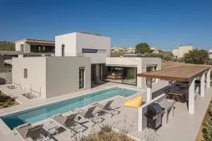 Villa Iocaste - With private pool and EV station - Módhion