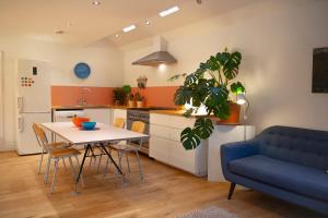 Stunning 3-bedroom townhouse in superb location