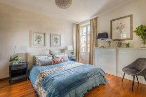 The Terrace Retreat, Elegant Modern Apartment with Terrace in Lucca