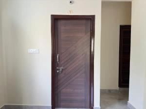 Cozy Room 1Bhk with Lift 501