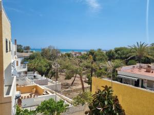 Cozy and sunny two bedroom apartment La Mata beach