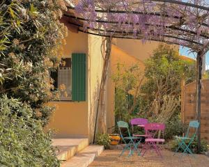 Appartements Gite la glycine avec piscine au mas de Saint Jean : photos des chambres