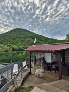 Old house, Skadar Lake