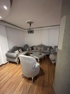 El Rehab City COZY Studio & UNIQUE Location