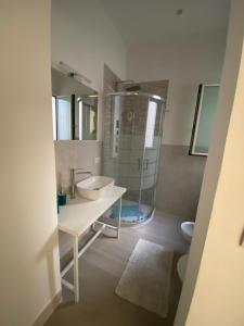 Chambre Double ou Lits Jumeaux avec Salle de Bains Privative