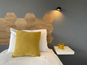 Warwick House, 5 bedrooms, 9 beds, parking, garden