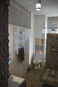 Maisons de vacances Convivial gite 6-10-13 pers avec jacuzzi Cevennes entre Anduze et Ales : photos des chambres