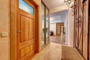 Апартаменти 3-кімнатні поруч з ТРЦ Гулівер