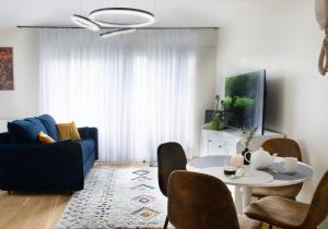 Elegance w mobile Wi-Fi 7 to RER B Paris direct line Airports CDG and ORY