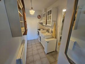 5 couchages, vue mer, climatisation, WIFI, tout à pied, plage à 250m