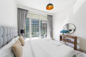 Spacious 2 BHK next to the Beach - Sunrise Bay