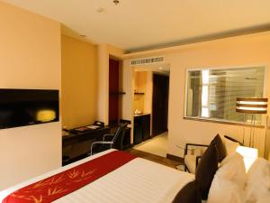 Ramada by Wyndham Manila Central