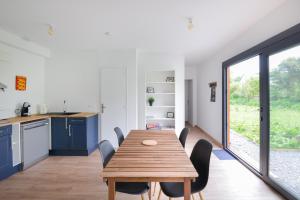 Maisons de vacances Le D-Day - Sauna - A moins de 2 km de la plage : photos des chambres