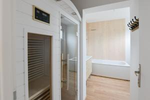 Maisons de vacances Le D-Day - Sauna - A moins de 2 km de la plage : photos des chambres