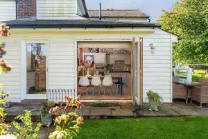 Stylish family friendly retreat near Rye - Peasmarsh