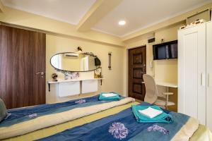 Historic Central Place with paid Parking