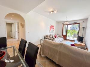 (PAR001) Modern Garden Apartment