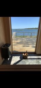 Bryggstuga med privat bastu