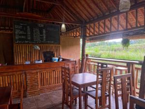 Gempinis Coffee Shop and Villa