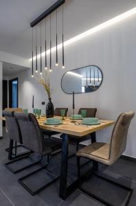 Μr & Μrs Grey -Private Luxury Villas