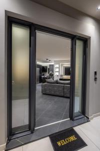 Μr & Μrs Grey -Private Luxury Villas