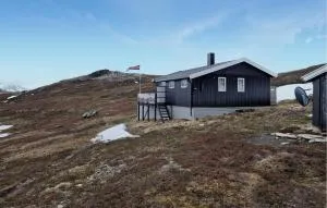 3 Bedroom Cozy Home In Snefjord - Skarsvåg