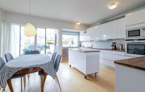 4 Bedroom Awesome Home In Simrishamn