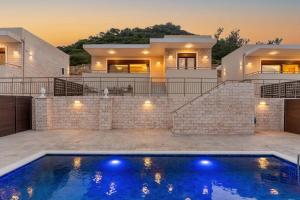Brikis Villa 2 - With Private Pool