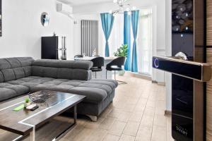 Evana Sunrise - Pool and Spa Beach Resort