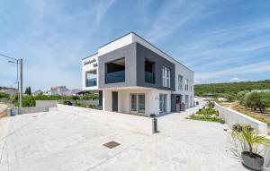 Beautiful Apartment In Sukosan