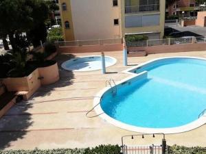 Beau T2 avec piscine, terrasse et WiFi à Gruissan - FR-1-784-23