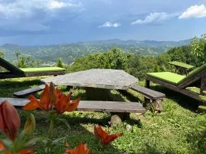 Karadzhovata Kashta - Ustren