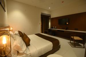 Kings Kraft Tremezzo Inn, Somnath