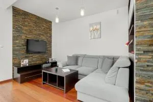 Gamers' Paradise - Modern Apartment with Parking in Cracow by Noclegi Renters - Michałowice