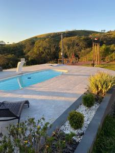 Recanto da Alegria - Casa em Cunha com Piscina, Churrasqueira,Lareira,Deck, Banco de coração